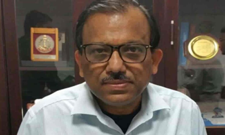 उत्तराखंड के पूर्व मुख्य सचिव राकेश शर्मा पर मुकदमा दर्ज उत्तराखंड के पूर्व मुख्य सचिव राकेश शर्मा पर मुकदमा दर्ज