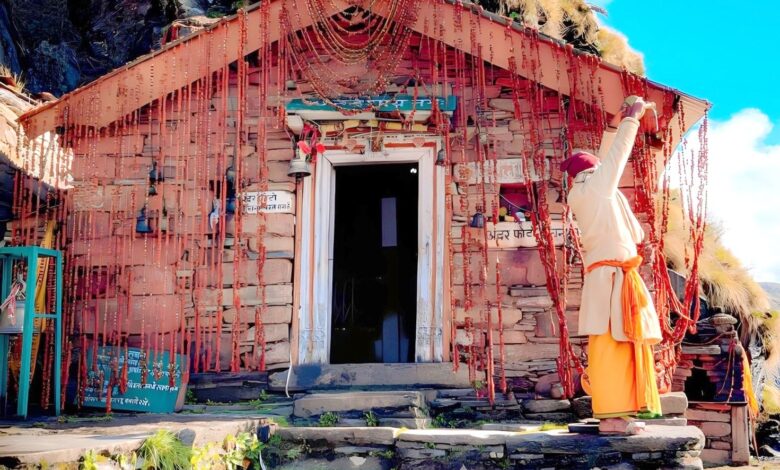 18 मई को खुलेंगे चतुर्थ केदार रुद्रनाथ महादेव मंदिर के कपाट 18 मई को खुलेंगे चतुर्थ केदार रुद्रनाथ महादेव मंदिर के कपाट