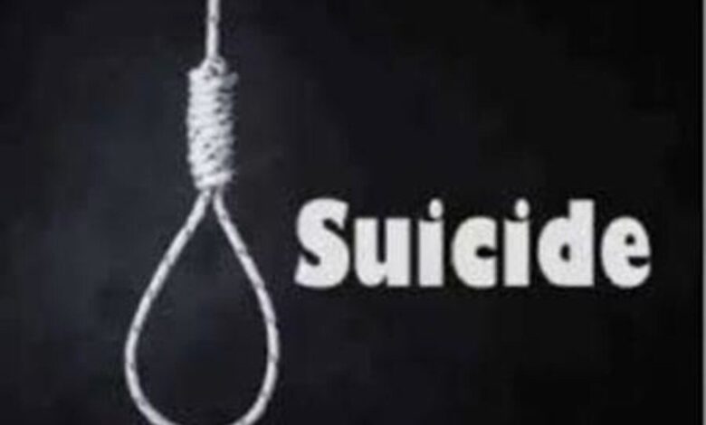 महिला ने फांसी लगाकर की आत्महत्या महिला ने फांसी लगाकर की आत्महत्या