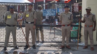 अलर्ट मोड पर रहा पुलिस बल