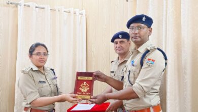 एसपी ने किया पुलिस उपाधीक्षक को सम्मानित