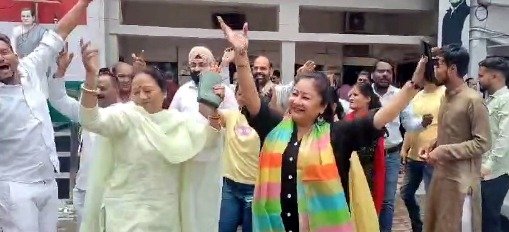 फेल हुई धामी सरकार : उपचुनाव में भाजपा को मिली हार फेल हुई धामी सरकार : उपचुनाव में भाजपा को मिली हार