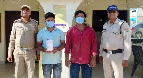 पुलिस ने किया दो सगे भाईयों को 20 किलो गौमांस के साथ गिरफ्तार पुलिस ने किया दो सगे भाईयों को 20 किलो गौमांस के साथ गिरफ्तार