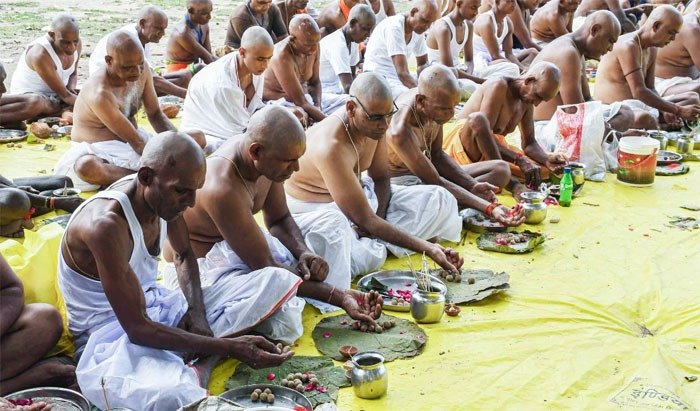 सर्व पितृ अमावस्या के दिन क्या करें और क्या न करें? सर्व पितृ अमावस्या के दिन क्या करें और क्या न करें?