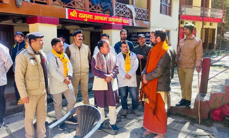 कैबिनेट मंत्री ने किये यमुनोत्री धाम के दर्शन