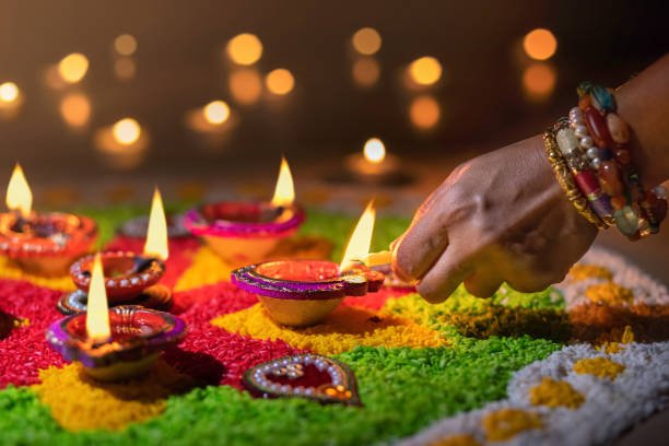 दिवाली की तिथि को लेकर संशय ख़त्म, 31 अक्टूबर को मनाई जाएगी दीपावली दिवाली की तिथि को लेकर संशय ख़त्म, 31 अक्टूबर को मनाई जाएगी दीपावली