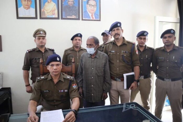 अवैध असलाह बनाने की फैक्ट्री का भंड़ाफोड़, भारी मात्रा में तमंचे बरामद अवैध असलाह बनाने की फैक्ट्री का भंड़ाफोड़, भारी मात्रा में तमंचे बरामद