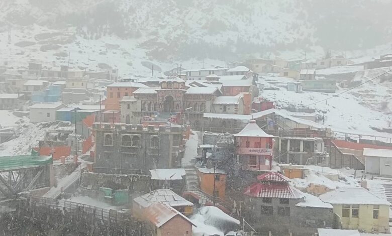 चमोली जिले के कई गांव शीतलहर की चपेट में जनजीवन हुआ अस्त-व्यस्त