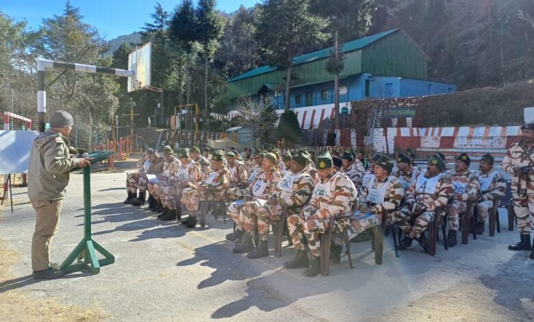 ज्योतिर्मठ पुलिस ने आईटीबीपी जवानों को साइबर खतरों के प्रति किया जागरूक