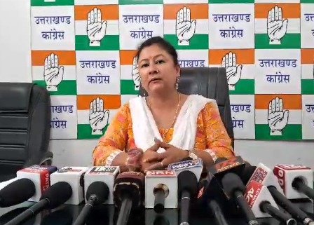 कांग्रेस नेत्री ने संसदीय कार्य मंत्री को लिया आढ़े हाथों कांग्रेस नेत्री ने संसदीय कार्य मंत्री को लिया आढ़े हाथों