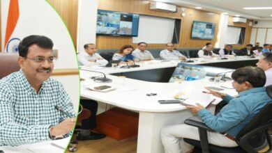 Uttarakhand News- अगले 10 वर्षों के लिए ठोस लक्ष्य तय करें: मुख्य सचिव ने जिलाधिकारियों को दिए सख्त निर्देश, स्वदेशी उत्पादों को बढ़ावा देने पर दिया जोर….
