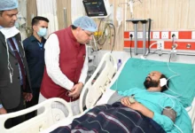 Uttarakhand News: मुख्यमंत्री पुष्कर सिंह धामी रुद्रप्रयाग बस हादसे में घायलों का जाना हालचाल, डॉक्टरों से ली जानकारी…