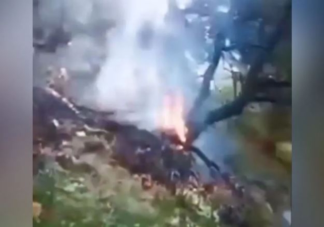 Helicopter Crash: बड़ा हादसा,उड़ान के बाद हेलिकॉप्टर क्रैश,पायलट सहित 6 लोगों की मौत,मौके पर भेजी गई रेस्क्यू टीम…. Helicopter Crash: बड़ा हादसा,उड़ान के बाद हेलिकॉप्टर क्रैश,पायलट सहित 6 लोगों की मौत,मौके पर भेजी गई रेस्क्यू टीम….
