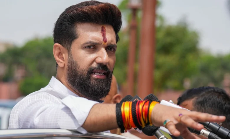 Bihar News: चिराग पासवान लड़ेंगे विधानसभा चुनाव! जीजा अरुण भारती ने किया खुलासा, छत्तीसगढ़ में बोले- दिल्ली से नहीं पूरा होगा सपना… Bihar News: चिराग पासवान लड़ेंगे विधानसभा चुनाव! जीजा अरुण भारती ने किया खुलासा, छत्तीसगढ़ में बोले- दिल्ली से नहीं पूरा होगा सपना…