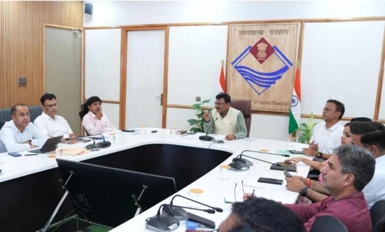 Uttarakhand News: मुख्य सचिव आनन्द बर्द्धन ने सचिव समिति की ली बैठक, सभी कर्मियों की सर्विस बुक डाटा को अपडेट करने के दिए निर्देश….