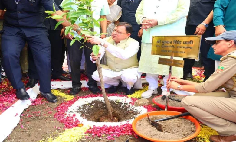 Uttarakhand News: उत्तराखंड में हरेला पर्व पर राज्यव्यापी पौधारोपण अभियान, मुख्यमंत्री धामी ने रुद्राक्ष का पौधा रोपा… Uttarakhand News: उत्तराखंड में हरेला पर्व पर राज्यव्यापी पौधारोपण अभियान, मुख्यमंत्री धामी ने रुद्राक्ष का पौधा रोपा…
