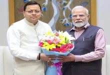 मुख्यमंत्री पुष्कर सिंह धामी ने प्रधानमंत्री नरेंद्र मोदी से की शिष्टाचार भेंट, उत्तराखण्ड की सांस्कृतिक विरासत से जुड़ी वस्तुएं कीं भेंट…