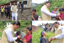 Uttarakhand News: मुख्यमंत्री पुष्कर सिंह धामी ने आपदा प्रभावितों से मुलाकात कर जाना हाल, राहत कार्यों का लिया जायजा, पुनर्वास को लेकर दिए कड़े निर्देश….