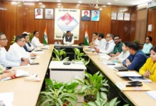 Uttarakhand News: बैराज योजना के लिए 5 वर्षीय रोडमैप तैयार, मुख्य सचिव ने जलश्रोतों के उपचार पर दिया जोर….