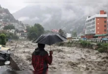 Uttarakhand News- उत्तराखंड में भारी बारिश: 13 जिलों में मौसम विभाग ने दी भारी बारिश की चेतावनी, रेड अलर्ट जारी….