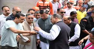 Uttarakhand News: सीएम धामी ने स्यानाचट्टी में किया आपदा प्रभावित क्षेत्रों का निरीक्षण, प्रभावितों को दिलाया हरसंभव मदद का भरोसा, मार्गों को दरुस्त करने के दिए निर्देश….. Uttarakhand News: सीएम धामी ने स्यानाचट्टी में किया आपदा प्रभावित क्षेत्रों का निरीक्षण, प्रभावितों को दिलाया हरसंभव मदद का भरोसा, मार्गों को दरुस्त करने के दिए निर्देश…..