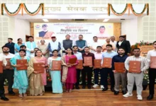 Uttarakhand News: राजकीय आश्रम पद्धति विद्यालयों में 15 सहायक अध्यापकों को  मिला नियुक्ति पत्र, सीएम बोले- जनजातीय समाज के उत्थान को प्रतिबद्ध सरकार….