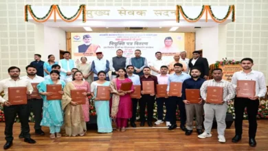 Uttarakhand News: राजकीय आश्रम पद्धति विद्यालयों में 15 सहायक अध्यापकों को  मिला नियुक्ति पत्र, सीएम बोले- जनजातीय समाज के उत्थान को प्रतिबद्ध सरकार….