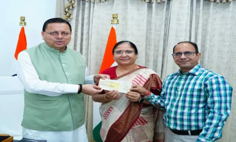 Uttarakhand News- मुसीबत में दून विश्वविद्यालय परिवार का बड़ा कदम: शिक्षकों, अधिकारियों और कर्मचारियों ने मुख्यमंत्री राहत कोष में दी सहायता राशि, CM धामी ने जताया आभार…. Uttarakhand News- मुसीबत में दून विश्वविद्यालय परिवार का बड़ा कदम: शिक्षकों, अधिकारियों और कर्मचारियों ने मुख्यमंत्री राहत कोष में दी सहायता राशि, CM धामी ने जताया आभार….