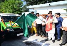 Uttarakhand News: मुख्यमंत्री पुष्कर सिंह धामी ने मेडिकल मोबाइल यूनिट को दिखाई हरी झंडी, कहा- प्रदेश के दूरस्थ और दुर्गम क्षेत्रों तक स्वास्थ्य सेवाएं पहुंचाना हमारी सर्वोच्च प्राथमिकता….