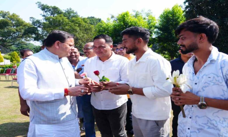 CM आवास पर उमड़ा जनसैलाब: CM धामी ने कहा- दीपावली हमें अंधकार पर प्रकाश, बुराई पर अच्छाई और असत्य पर सत्य की जीत का संदेश देती है…. CM आवास पर उमड़ा जनसैलाब: CM धामी ने कहा- दीपावली हमें अंधकार पर प्रकाश, बुराई पर अच्छाई और असत्य पर सत्य की जीत का संदेश देती है….