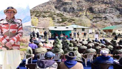 ‘सीमाओं पर बसने वाले लोगों का जीवन बेहतर हो’ — मुख्यमंत्री पुष्कर सिंह धामी ने सीमांत क्षेत्र के ग्रामीणों से किया संवाद, बोले- सड़क-स्वास्थ्य और शिक्षा को किया जाएगा सुदृढ़….. ‘सीमाओं पर बसने वाले लोगों का जीवन बेहतर हो’ — मुख्यमंत्री पुष्कर सिंह धामी ने सीमांत क्षेत्र के ग्रामीणों से किया संवाद, बोले- सड़क-स्वास्थ्य और शिक्षा को किया जाएगा सुदृढ़…..