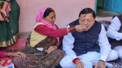 Uttarakhand News: आपदा प्रभावितों के बीच पहुंचे मुख्यमंत्री धामी, इगास पर्व पर जताई संवेदना – प्रभावित परिवारों को पांच-पांच लाख की सहायता राशि प्रदान….