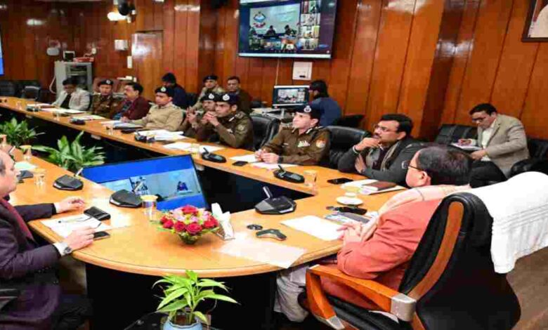 Uttarakhand News: ‘पर्यटकों को असुविधा न हो…’, CM धामी ने कानून व्यवस्था की समीक्षा, कहा- नए साल पर हुड़दंगियों की खैर नहीं….