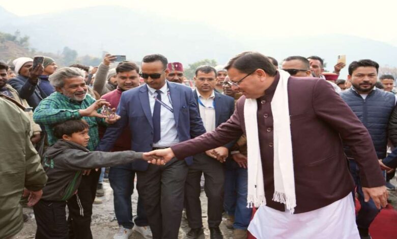 Uttarakhand News: पीपलकोटी में 24वें बंड विकास औद्योगिक, पर्यटन, किसान एवं सांस्कृतिक मेले में पहुंचे सीएम पुष्कर सिंह धामी, कहा– राज्य में विकास और रोजगार के नए अवसर बना रही सरकार…