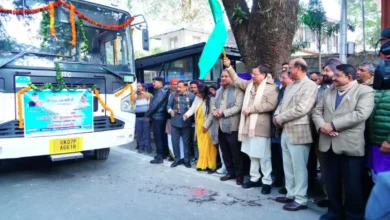 Uttarakhand News: सीएम धामी ने 112 नई बसों को दिखाई हरी झंडी, परिवहन निगम की स्मारिका ‘अनवरत’ का किया विमोचन…..