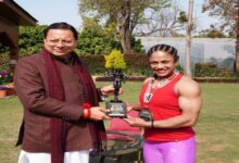 Uttarakhand News: सीएम पुष्कर सिंह धामी ने अंतरराष्ट्रीय महिला बॉडी बिल्डर प्रतिभा थपलियाल को किया सम्मानित, कहा— मातृशक्ति की प्रेरणादायक उपलब्धि….