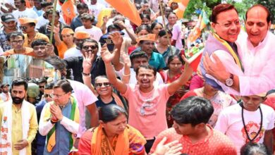 Uttarakhand News:बंगाल के चुनावी रण में उतरे ‘धाकड़’ धामी, ममता सरकार पर साधा तीखा निशाना—कहा, सिंडिकेट की तरह काम कर रही TMC; रोड शो और जनसभा में उमड़ी भारी भीड़…..