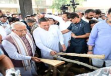 Uttarakhand News- नम आंखों से दी गई विदाई: राजकीय सम्मान के साथ पंचतत्व में विलीन हुए मेजर जनरल भुवन चंद्र खंडूड़ी, बेटे मनीष ने दी मुखाग्नि, अंतिम दर्शन को उमड़ा जनसैलाब….