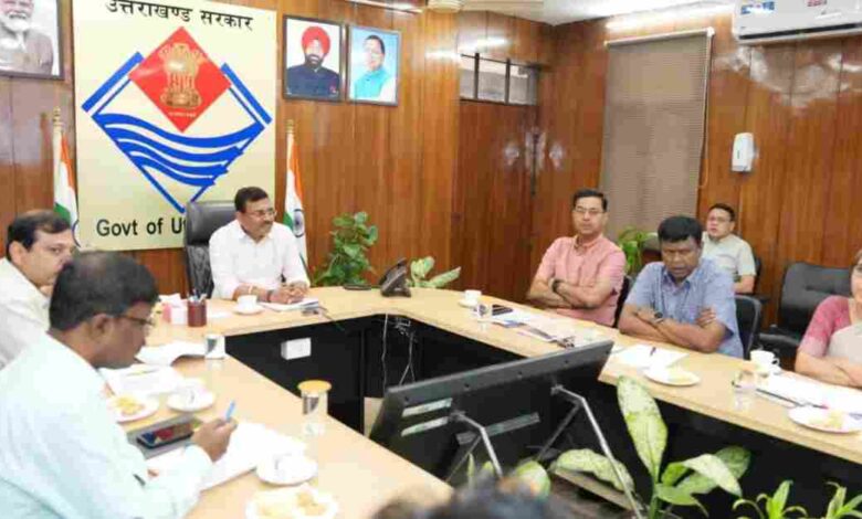 Uttarakhand News: सड़क सुरक्षा पर मुख्य सचिव आनंद बर्द्धन सख्त, बोले- कार्यों में डुप्लीकेसी न हो, तैयार करें एकीकृत कार्य योजना…..