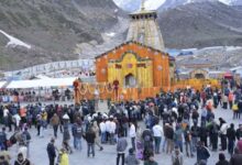 Kedarnath Dham: मंदिर के चारों ओर सात फीट ऊंचे बैरिकेड्स लगाने की तैयारी, रील वालों पर कसेगा शिकंजा