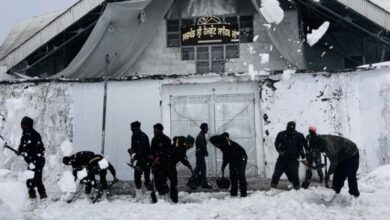 Hemkund Sahib: जवानों ने बर्फ हटाकर बनाया रास्ता, हेमकुंड पहुंची सेना के जवानों की टीम, सबसे पहले पढ़ी अरदास