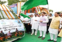 Uttarakhand News: मत्स्य पालन को बढ़ावा देने मुख्यमंत्री पुष्कर सिंह धामी ने रेफ्रिजरेटेड फिशरीज वैन का फ्लैग ऑफ, कहा- लाभार्थियों को 90 प्रतिशत तक ऋण…..