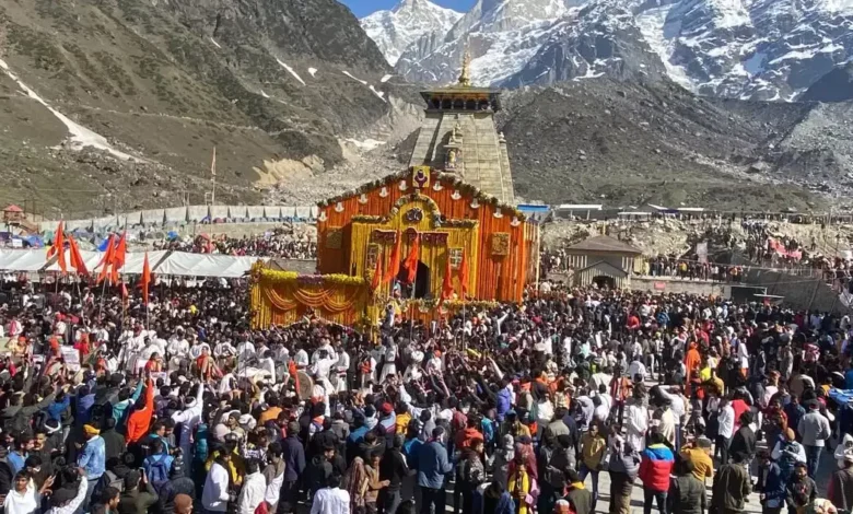 Uttarakhand News: चारधाम यात्रा में उमड़ा जनसैलाब, 25 लाख से अधिक श्रद्धालुओं ने किए दर्शन, केदारनाथ धाम में सबसे ज्यादा पहुंचे भक्त…..