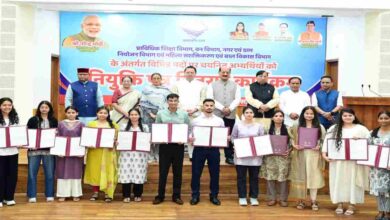 Uttarakhand News: मुख्यमंत्री पुष्कर सिंह धामी ने विभिन्न विभागों में चयनित 276 अभ्यर्थियों को सौंपे नियुक्ति पत्र, कहा- जनसेवा को सर्वोच्च प्राथमिकता दें…..