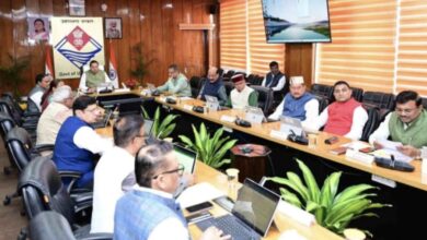 Uttarakhand: देवभूमि परिवार कानून लागू; राज्यपाल की मिली मंजूरी, 15 साल से निवास कर रहे लोगों को मिलेगी आईडी Uttarakhand: देवभूमि परिवार कानून लागू; राज्यपाल की मिली मंजूरी, 15 साल से निवास कर रहे लोगों को मिलेगी आईडी
