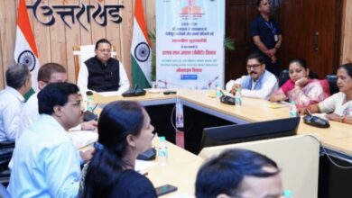 Dehradun News: एक क्लिक, सीएम धामी ने 4400 श्रमिकों के खातों में डीबीटी से भेजी 11 करोड़ की सहायता राशि
