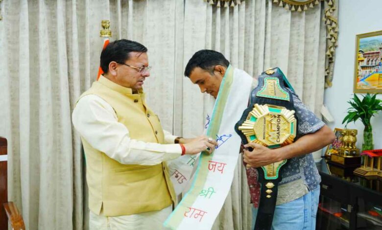 Uttarakhand News: मुख्यमंत्री पुष्कर सिंह धामी ने दिगंबर सिंह रावत को लाइटवेट विश्व चैम्पियन बनने पर दी बधाई, कहा- अपनी प्रतिभा, कठिन परिश्रम और…