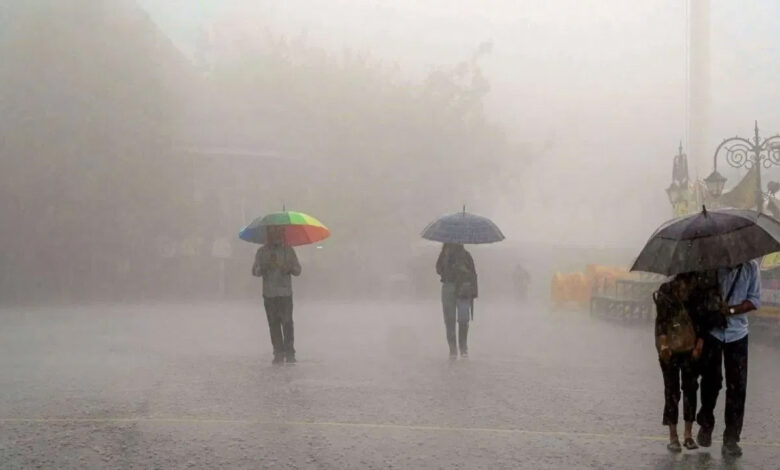 UTTARAKHAND WEATHER : उत्तराखंड में अगले 3 घंटे भारी, कई जिलों में तेज बारिश, ओलावृष्टि और आकाशीय बिजली का अलर्ट…. UTTARAKHAND WEATHER : उत्तराखंड में अगले 3 घंटे भारी, कई जिलों में तेज बारिश, ओलावृष्टि और आकाशीय बिजली का अलर्ट….