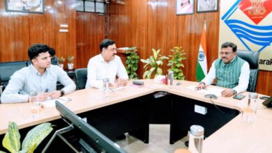 Uttarakhand News- मुख्य सचिव आनन्द बर्द्धन का बड़ा निर्देश: पौड़ी को नियमित हवाई सेवा से जोड़ें, पराग फार्म में बने एविएशन एकेडमी….