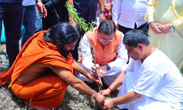 Uttarakhand News- हरेला पर्व: CM धामी ने किया पौधरोपण, दिया हरित उत्तराखण्ड और पर्यावरण संरक्षण का संदेश….. Uttarakhand News- हरेला पर्व: CM धामी ने किया पौधरोपण, दिया हरित उत्तराखण्ड और पर्यावरण संरक्षण का संदेश…..